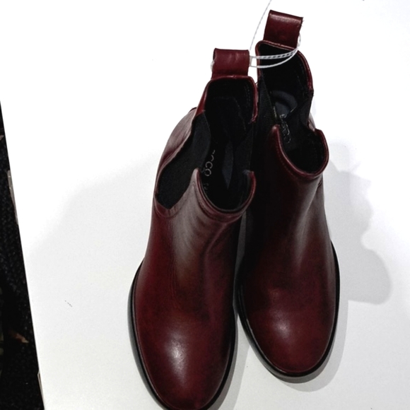 ECCO SHAPE SCULPTED MOTION 55 RED | WOMENS BOOTS - Picture 3 of 11